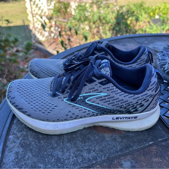 Women’s Brooks Levitate Blue and Gray Running Shoes - Picture 2 of 9